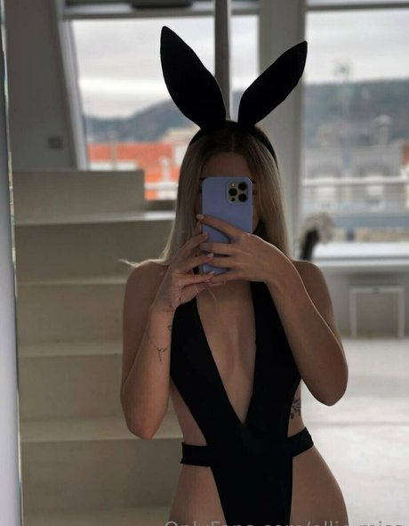 elliemiss schauspielerin perfekte bild