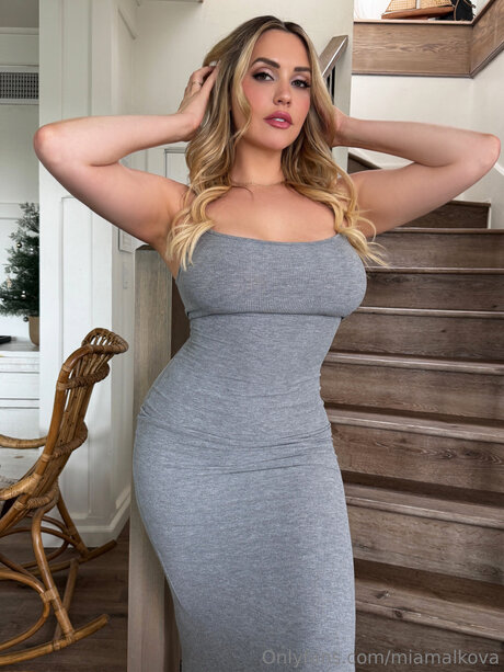 miamalkova nacktheit hübsche archiv
