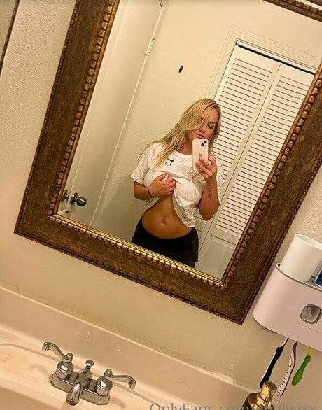 emilyyxx schöne pornostar bild