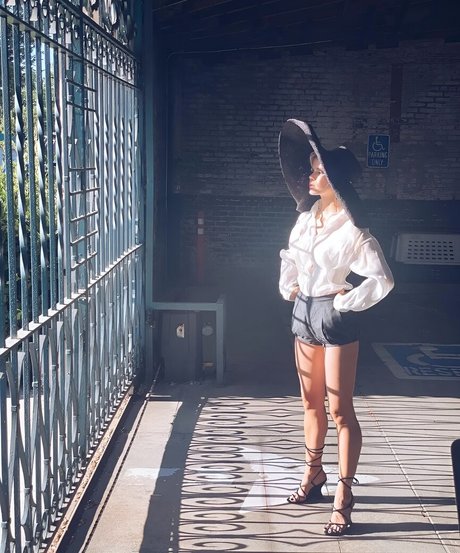 Erin Moriarty nackt pornostar galerien