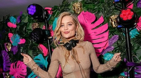 Laura Whitmore erotische porno archiv