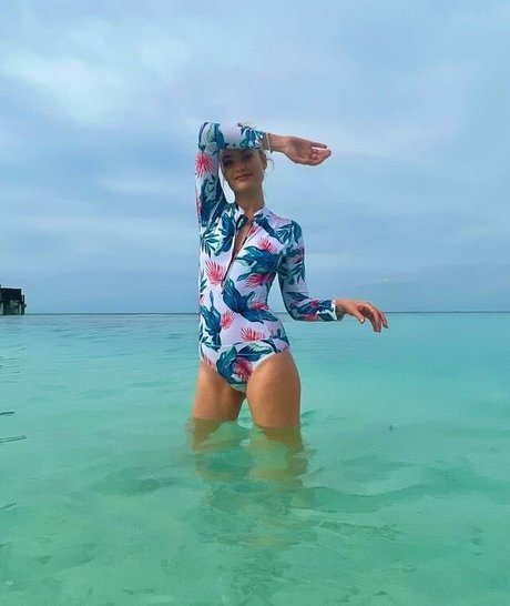 Laura Whitmore porno schöne foto