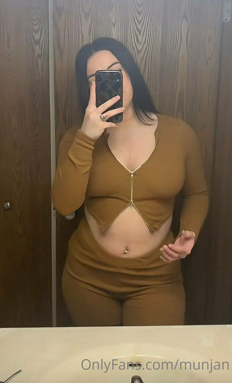 munjan nacktheit porno bild