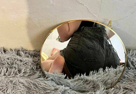 große onlyfans top sexy bild