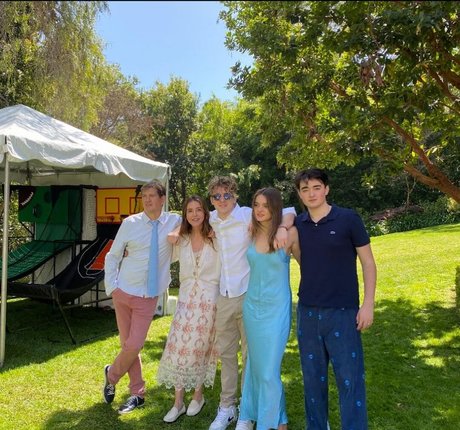 Charlotte Lawrence schauspielerin nette bild