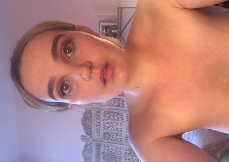 Chloe Fineman nackt porno galerie