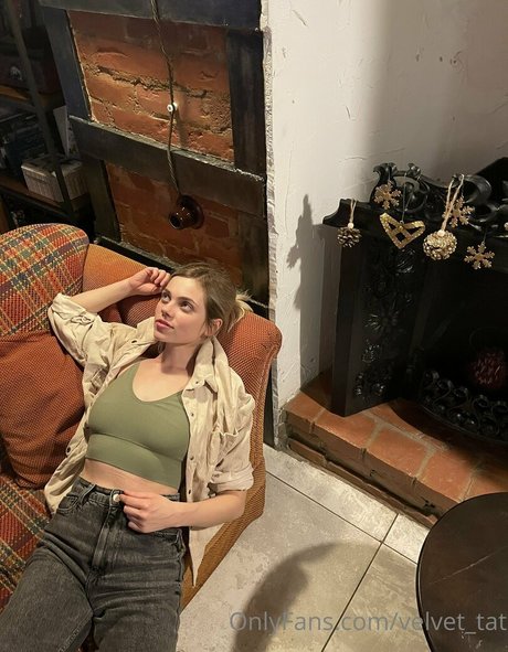 velvet tat model top fotos