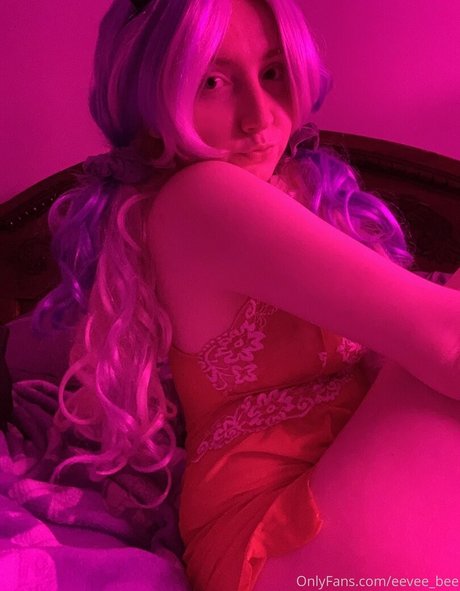 Eevee Bee xxx perfekte bild