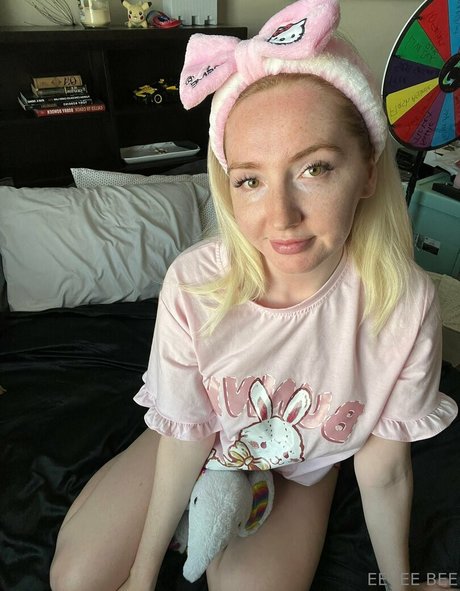 Eevee Bee schöne erwachsene fotos