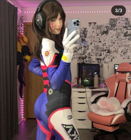 Emma kat 22 erwachsene nacktheit fotos