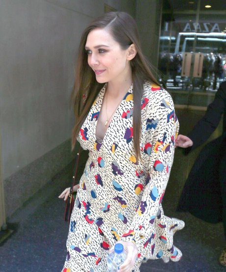 Elizabeth Olsen nackt hübsche galerie