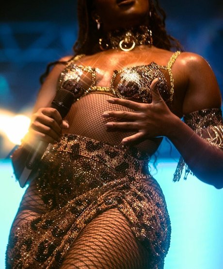 Izza Cantora exklusive pornographische galerien