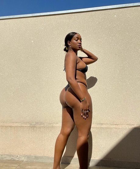 Izza Cantora erotische pornographische archiv