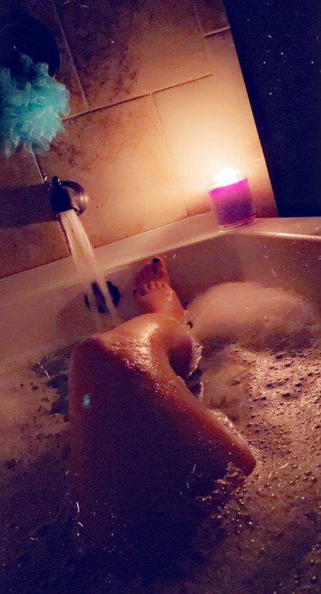 Lennox Jade nackt pornographische galerie