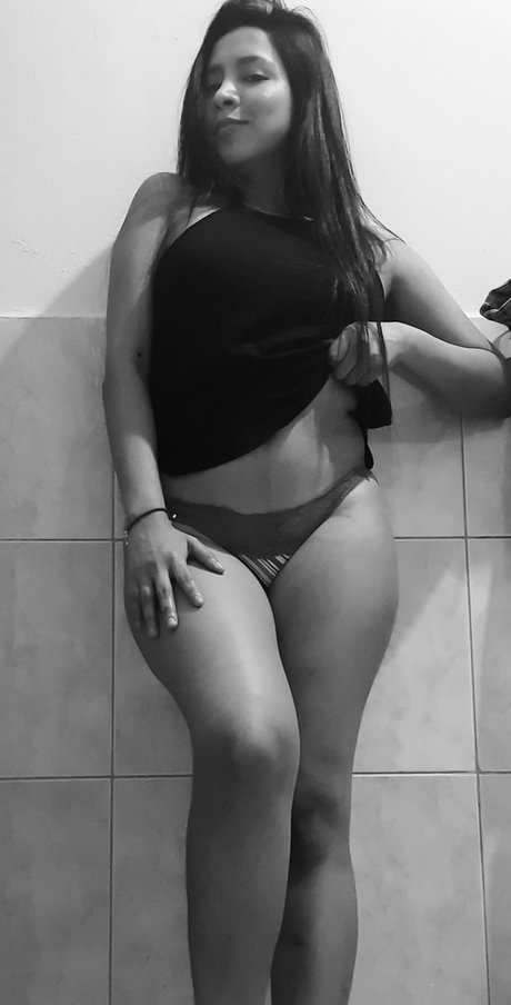 Lisa B nackt exklusive foto