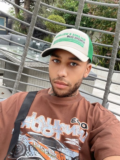 LIL BADDIE CARTER sexy akt foto