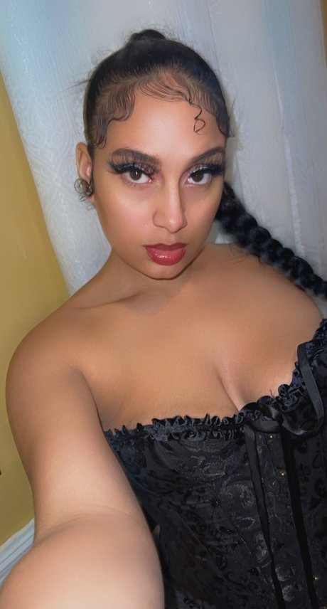 nessy perfekte nackte foto