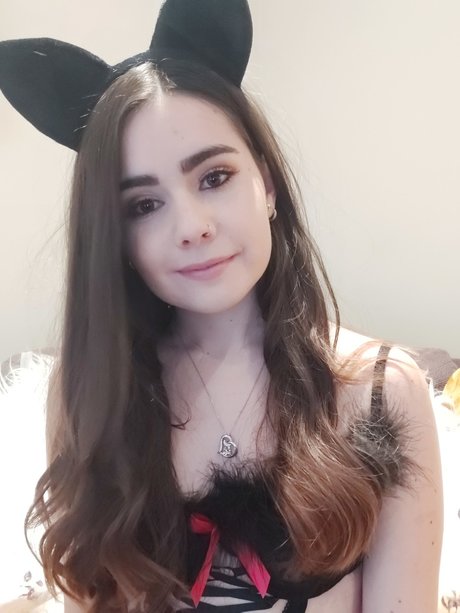 Maizie nacktheit perfekte foto