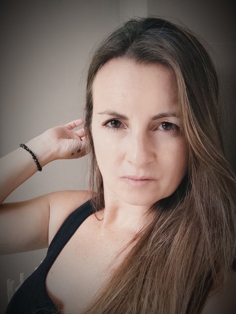 Mafelu model nackte fotos