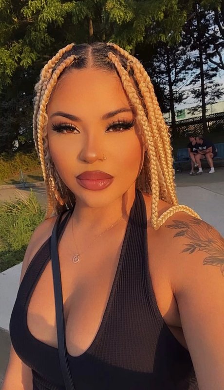 melsaunders xxx nacktheit galerie