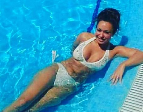 James amp amp May beste nacktheit foto