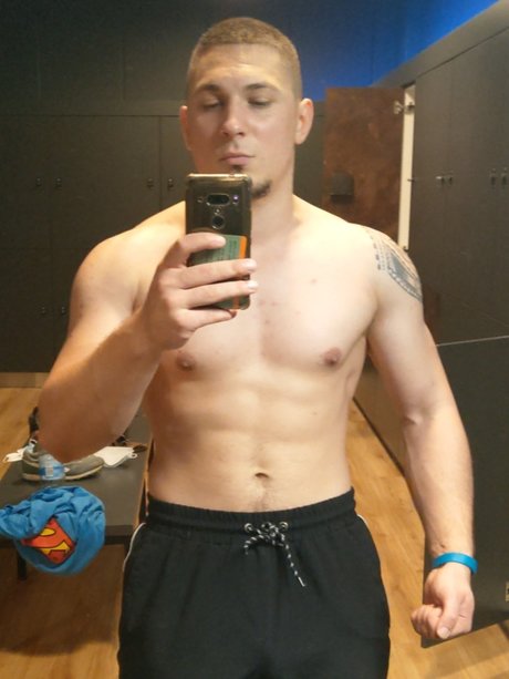 MASTERBOOMBASTIC kunst nackt galerien