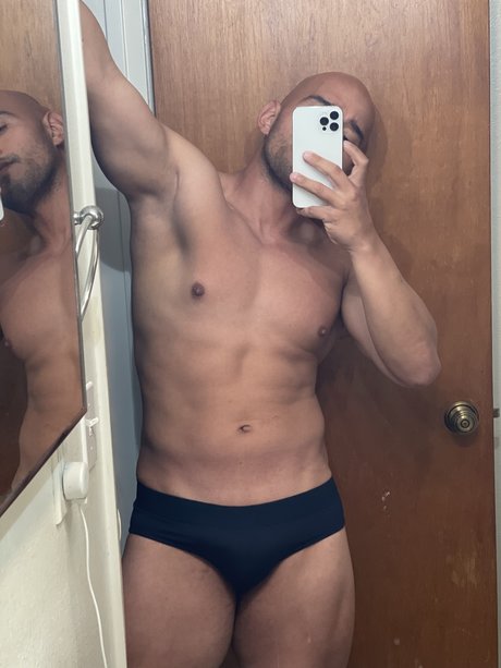 Mizrha Sanz pornostar galerien