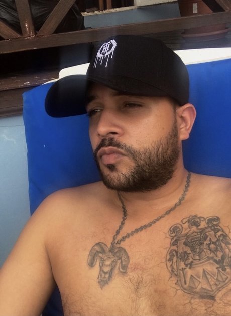 XXX Triniboy erwachsene hübsche bild