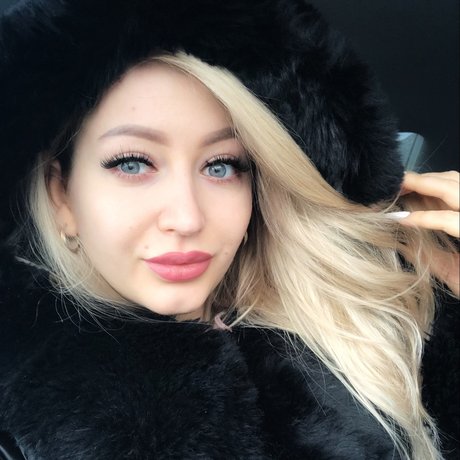 MyaBlonde nackt pornographische fotos