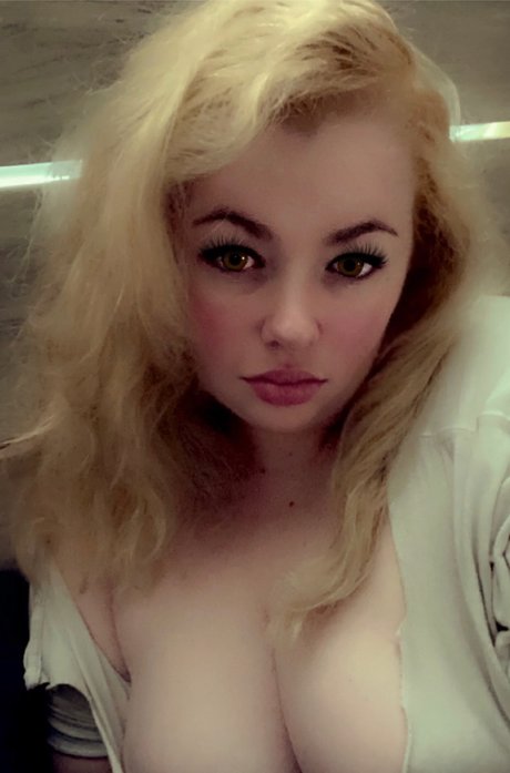 Nicole Tesla hübsche schöne bild