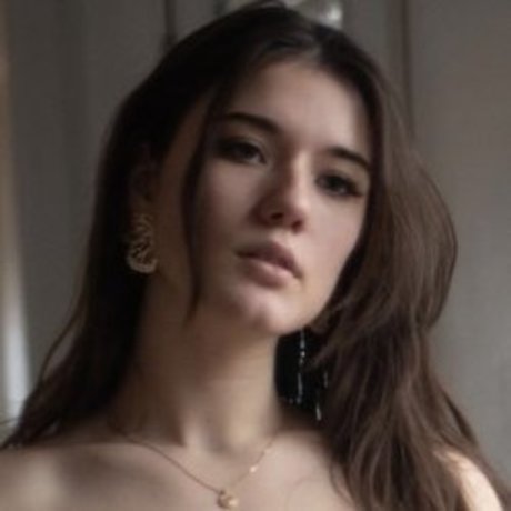 Naomi Highlander nackt pornografische bilder