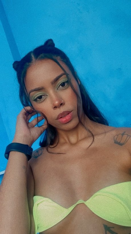 _NAOMI FREE schöne kostenlose foto