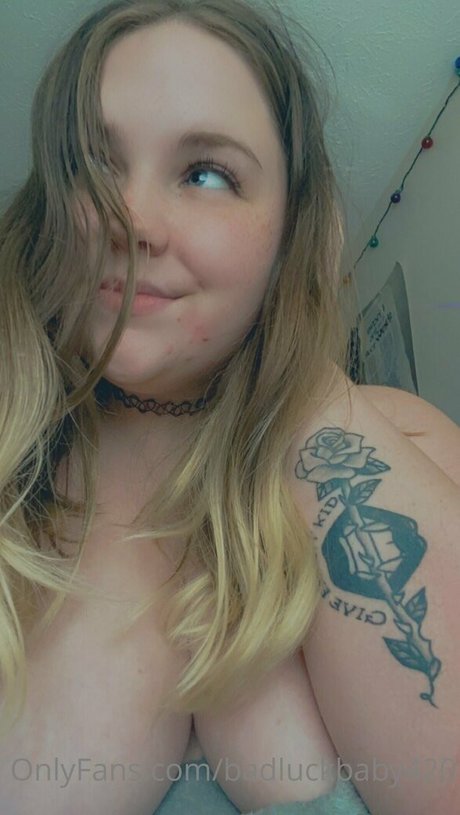 badluckbaby420 sexy nacktheit foto