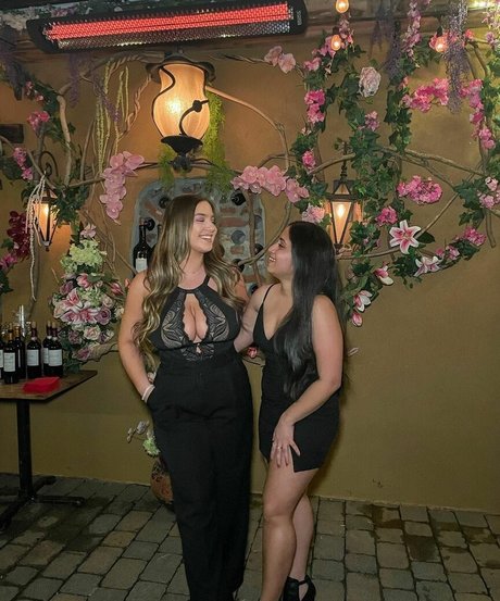 Adiel Grech sexy pornostar fotos