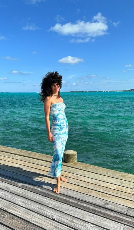 Ariadna Hafez kunst nackte foto