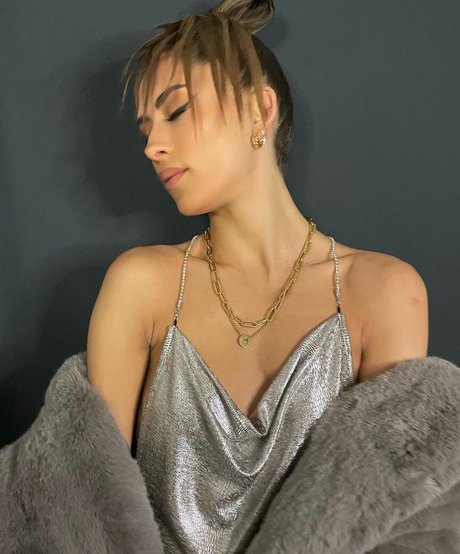 Gina Llebaria nackte galerie