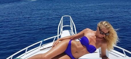 Sara Muzi porno erwachsene galerien