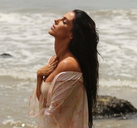 Jessica Lowndes nackte bilder