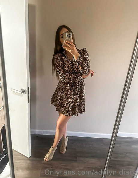 adalyn diary perfekte nacktheit galerie