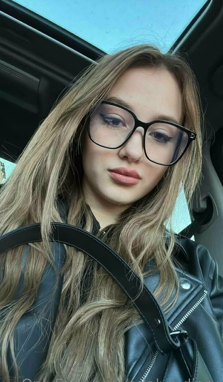 adalyn diary exklusive akt bild