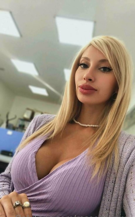 Rosy Stars hübsche akt galerien