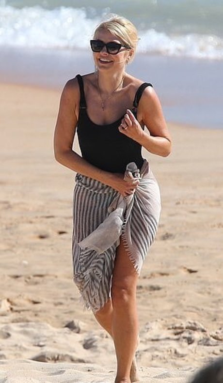 Holly Willoughby top perfekte bild