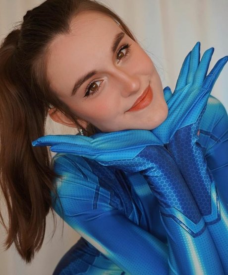 Maggie Roscher sexy kunst bilder