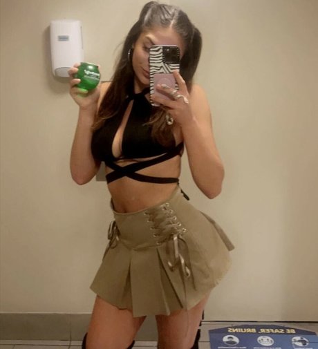 Sami Brielle erotische pornostar bilder