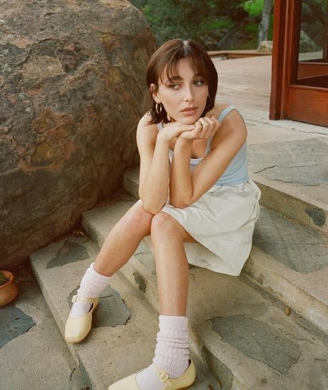 Emma Chamberlain kunst exklusive galerien