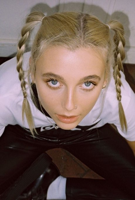 Emma Chamberlain hd nackten galerien