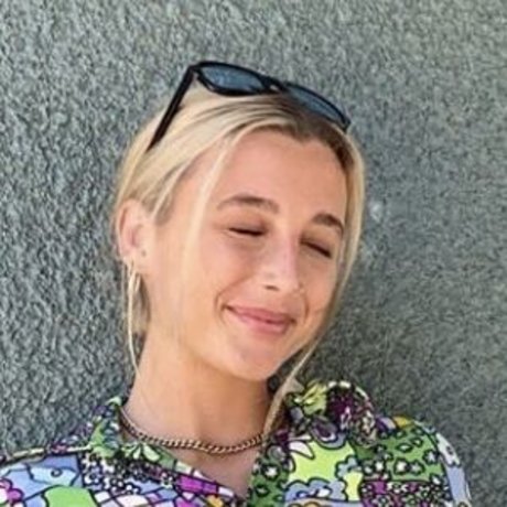 Emma Chamberlain schauspielerin nackt galerie