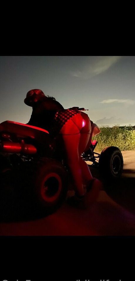 bikelife isa hd sexy bild