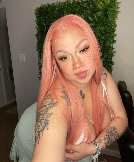 AHintOfRed heiße porno galerien