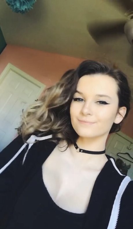 izassassin xxx nackte fotos